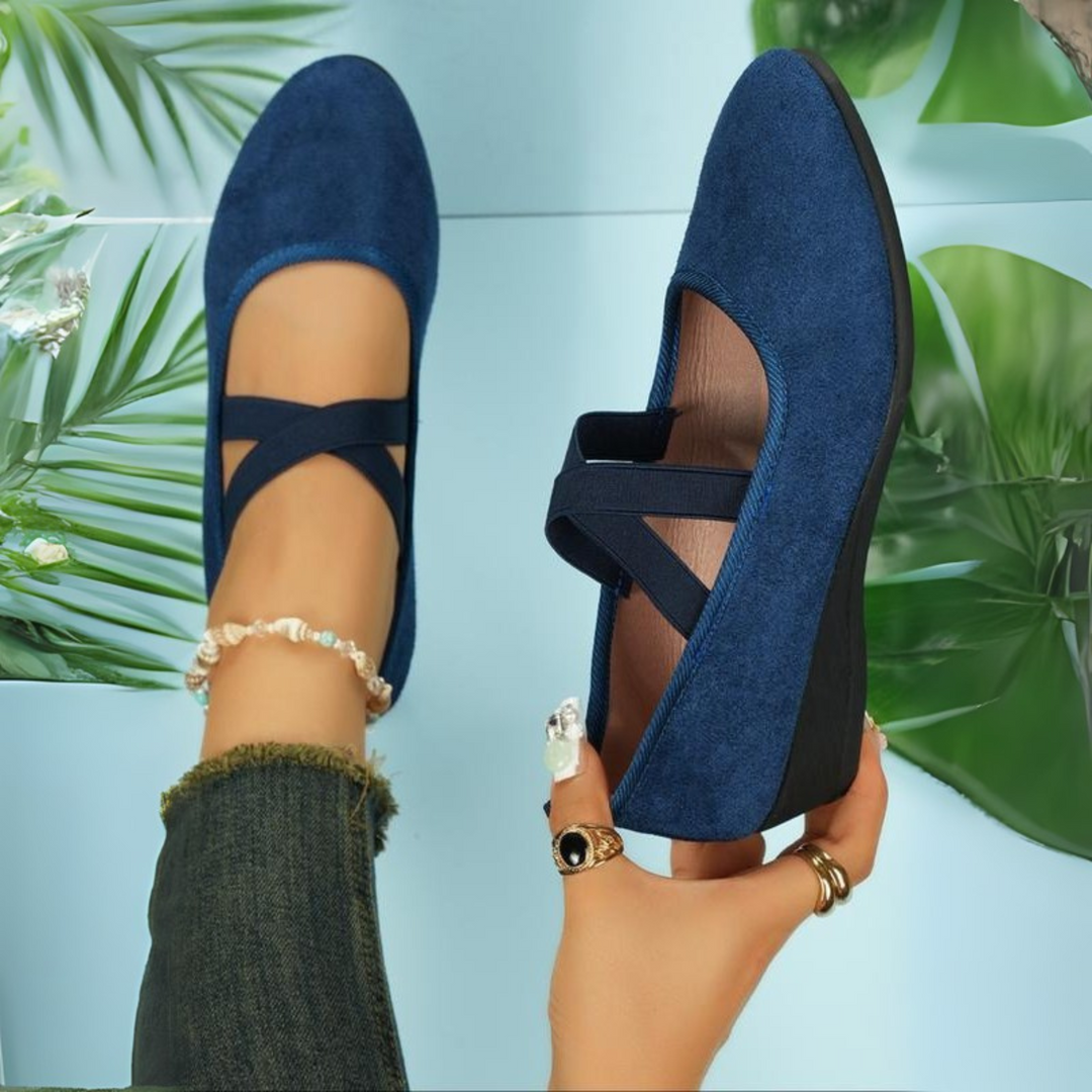 Lorie – Comfortable Closed Wedge Pumps to Slip On